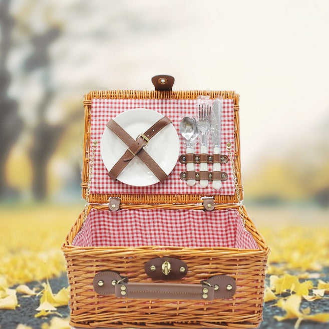 Women's picnic basket with integrated dinnerware set and robust details Stornfield
