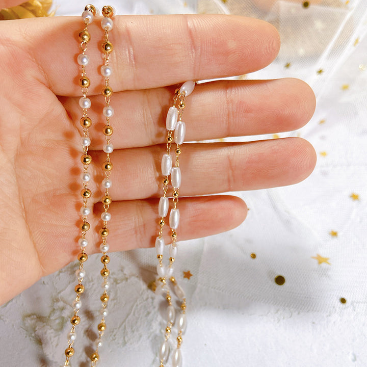 Elegant glasses holder chain with pearls Stornfield