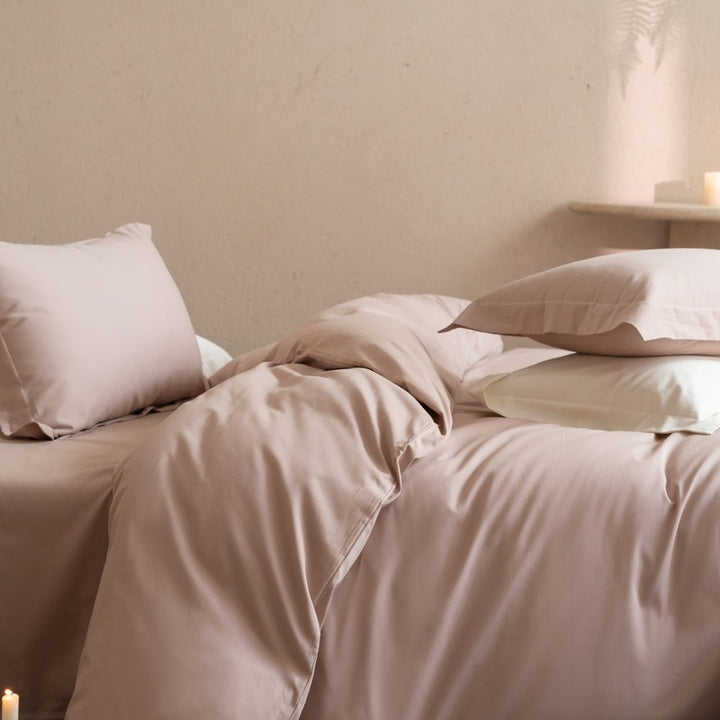 Premium cotton satin bed linen set with soft hotel closure