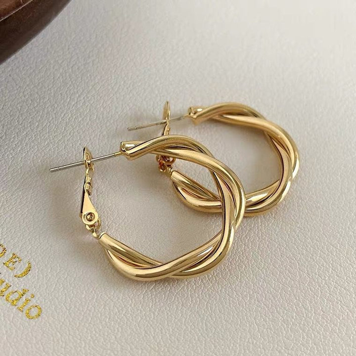 Elegant Spiral Earrings Made of High-Quality Metal Stornfield