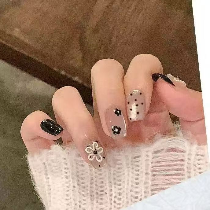 Artificial nails with elegant ombre finish Stornfield