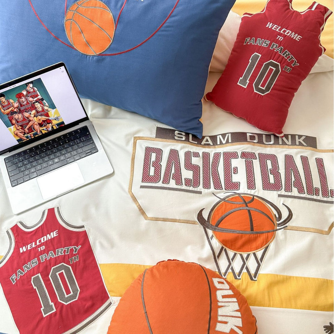 Child bed linen set with sporty basketball print made of breathable cotton percale