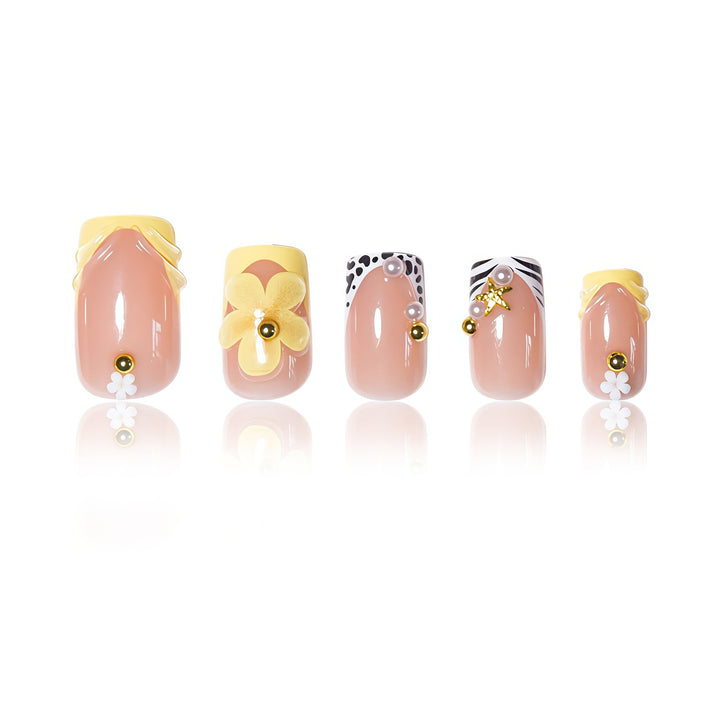 Floral Design Press-On Nail Extensions Stornfield