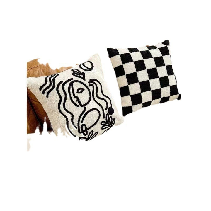Fluffy decorative cushion with zigzag pattern