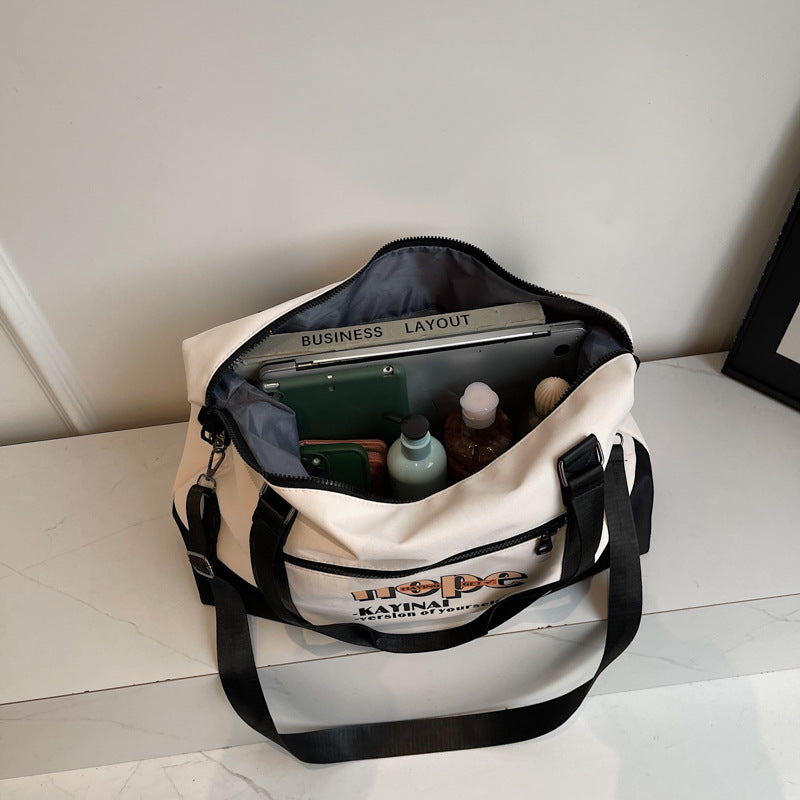 Versatile Lightweight Gym Duffle Bag