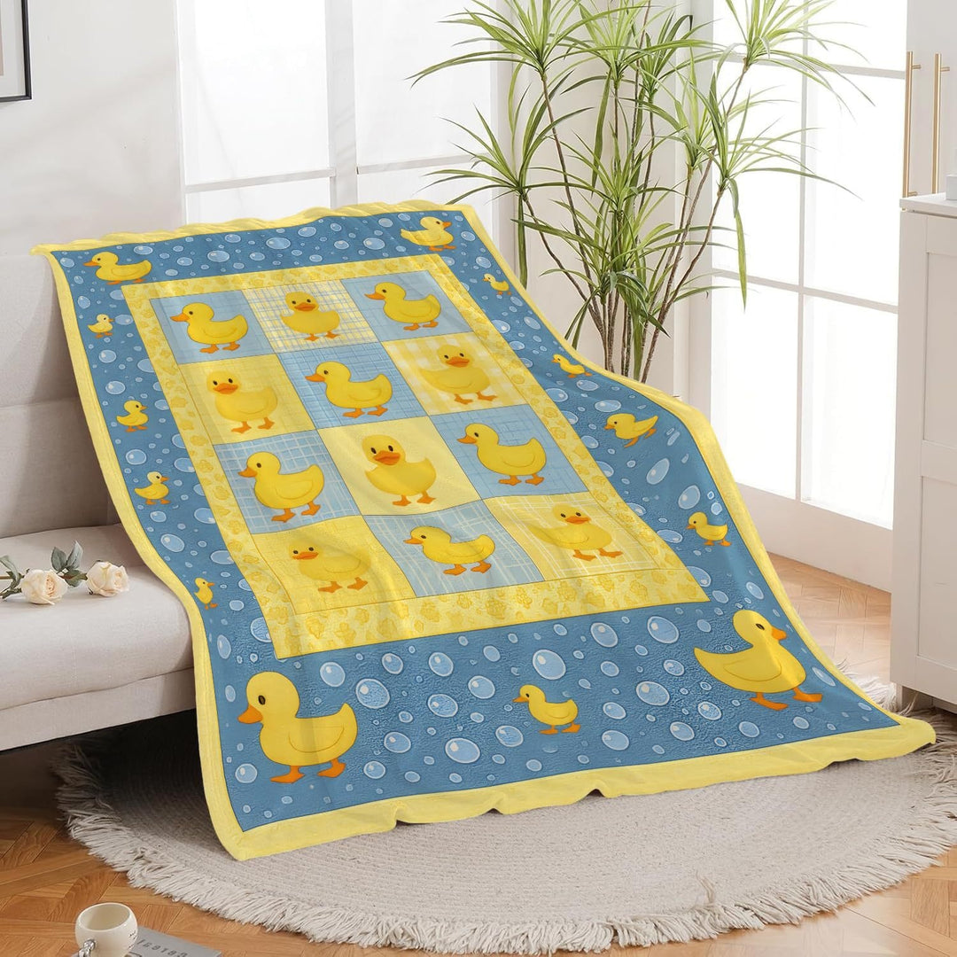 Fun Tropical Pineapple-Themed Fleece Throw Blanket