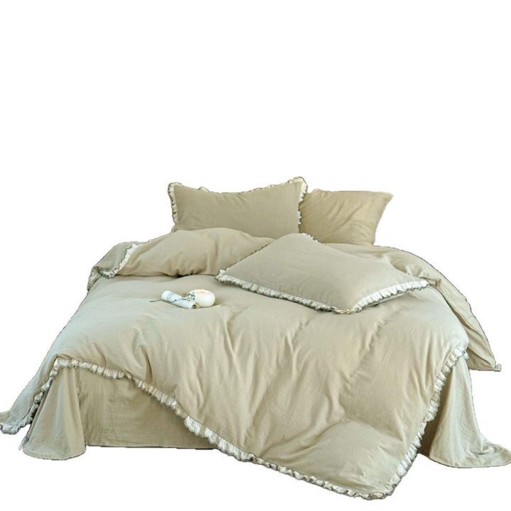 Bedding set made of linen-cotton blend with delicate lace ruffle