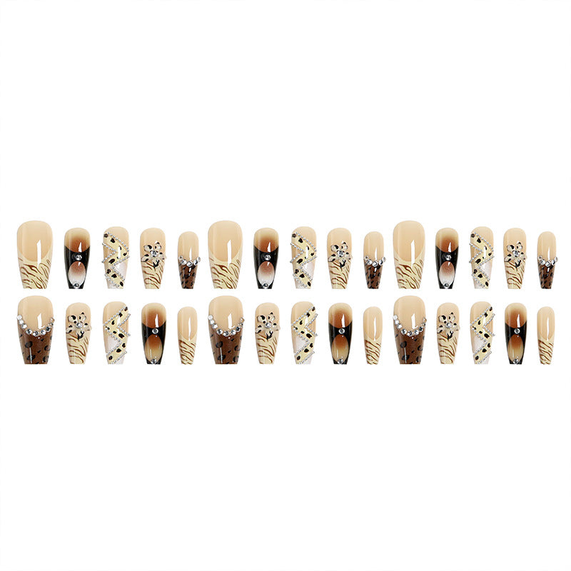Glamorous Nail Set Stornfield