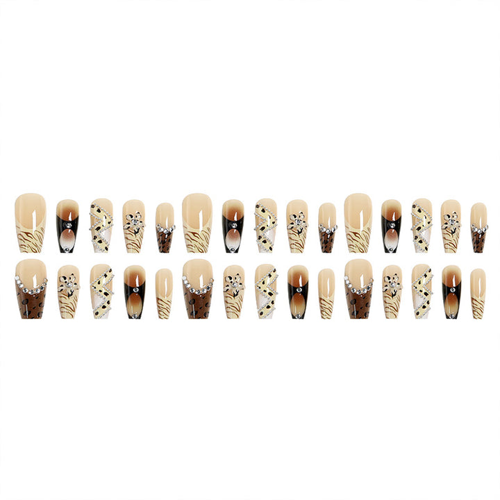 Glamorous Nail Set Stornfield