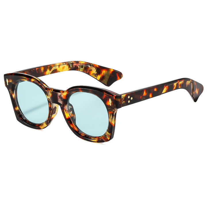 Vintage-Inspired Bold Frame Sunglasses Stornfield