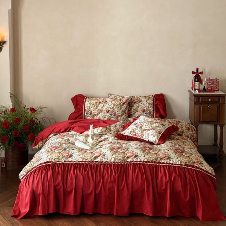 Romantic bedding set made of cotton satin with ruffles and floral jacquard