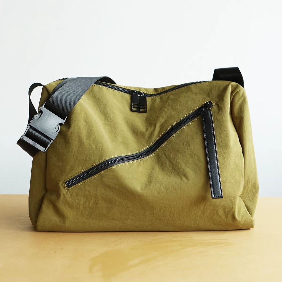 Fashionable Shoulder Bag with Innovative Compartment System Stornfield