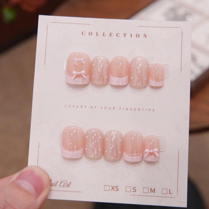 Luxury Press-On Nail Art with Elegant Design