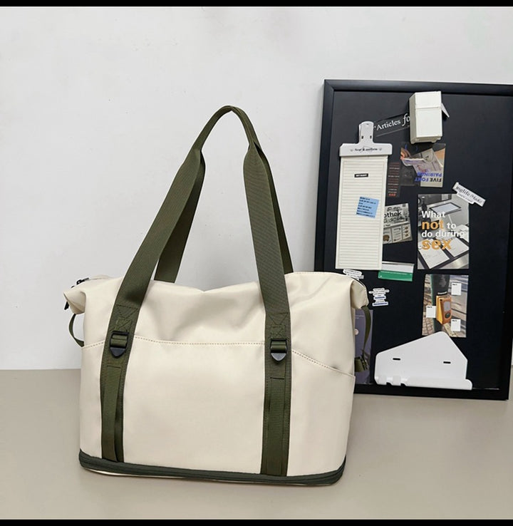 Spacious sports and travel bag with water-repellent material Stornfield