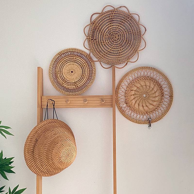 Ladies Elegant handcrafted rattan underlay Stornfield