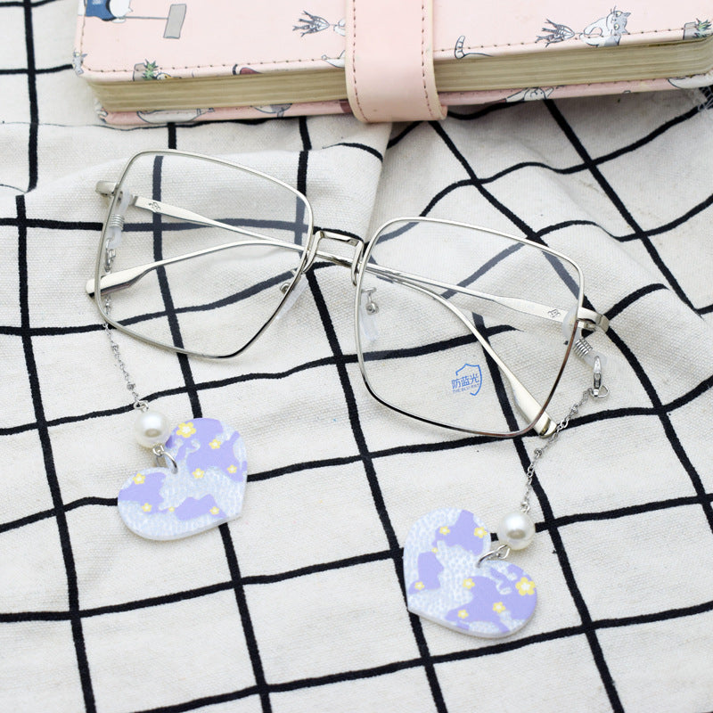 Heart-Shaped Eyewear Chain with Pearl Accents Stornfield