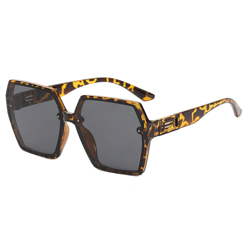 Women's Geometric Oversized Sunglasses with Modern Frame Stornfield