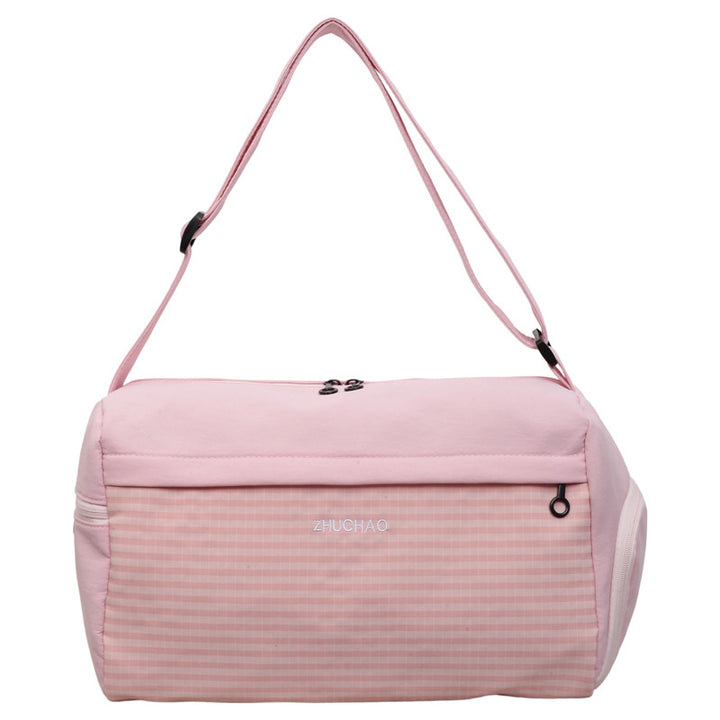 Sporty Travel Bag with Adjustable Shoulder Strap Stornfield