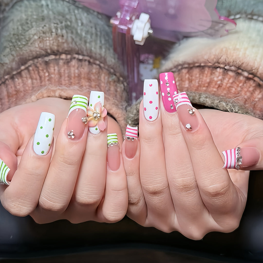 Artificial nails with creative patterns and applications Stornfield
