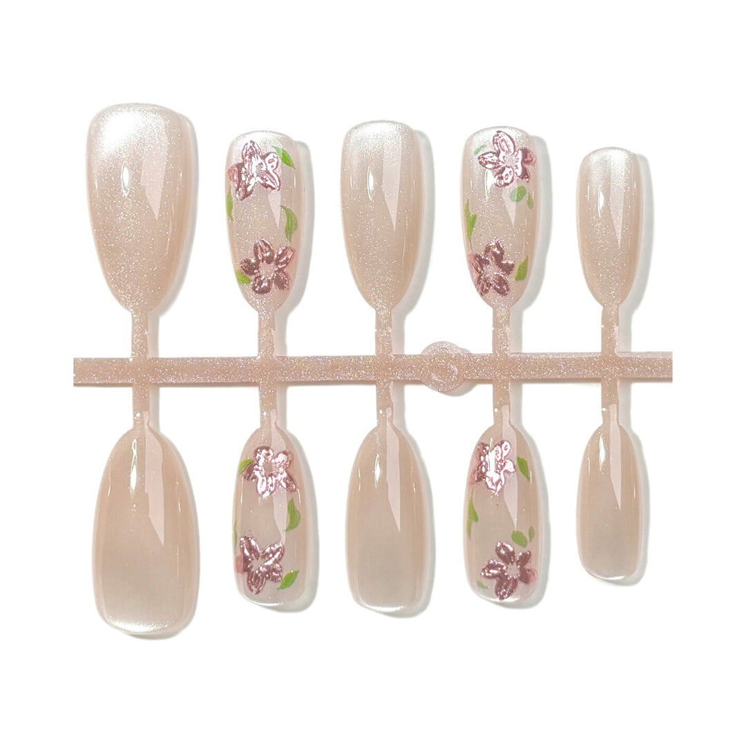 Elegant Floral Accent Press-On Nail Set