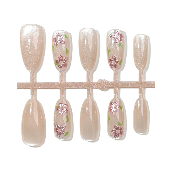 Elegant Floral Accent Press-On Nail Set