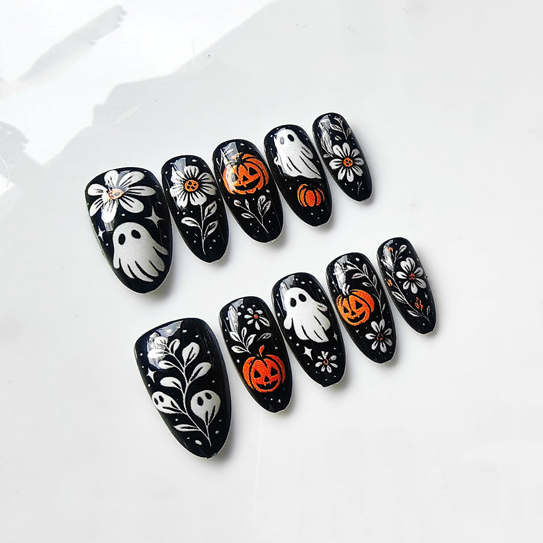 Artificial nails in Halloween design Stornfield