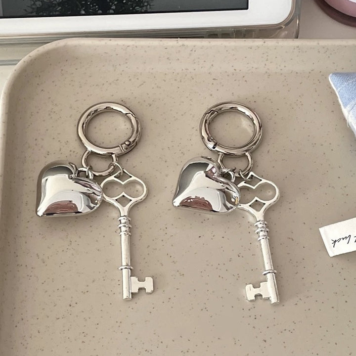 Vintage-Inspired Heart and Key Keychain Stornfield