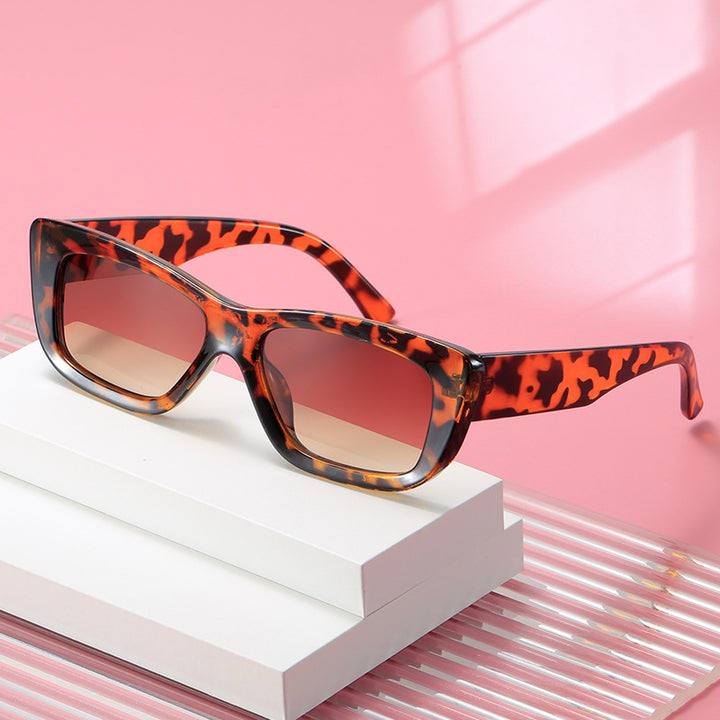 Ladies fashionable sunglasses with rectangular frame Stornfield
