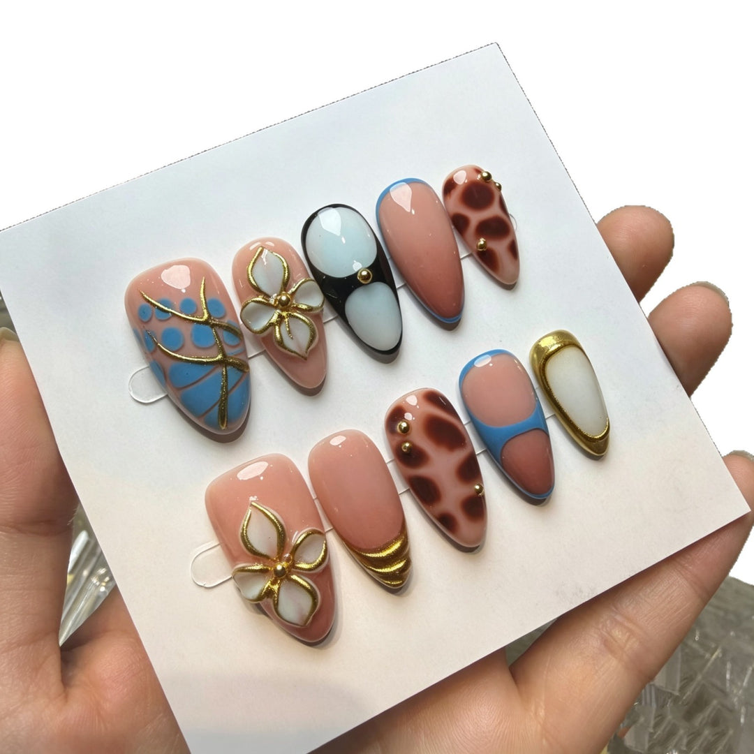 Decorative Pres-On Nail Art Set with Elegant Floral and Geometric Accents