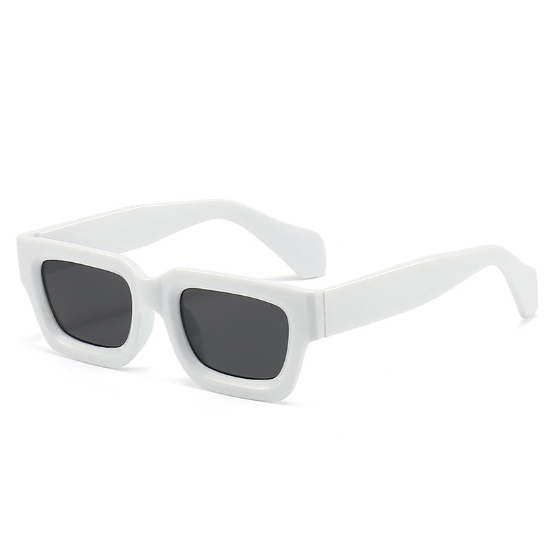 Women's trendy sunglasses with sturdy and transparent frame Stornfield