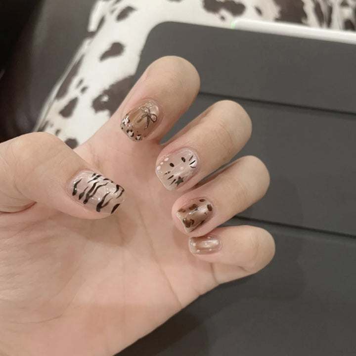 Artistic Floral and Minimalist Press-On Nails Stornfield