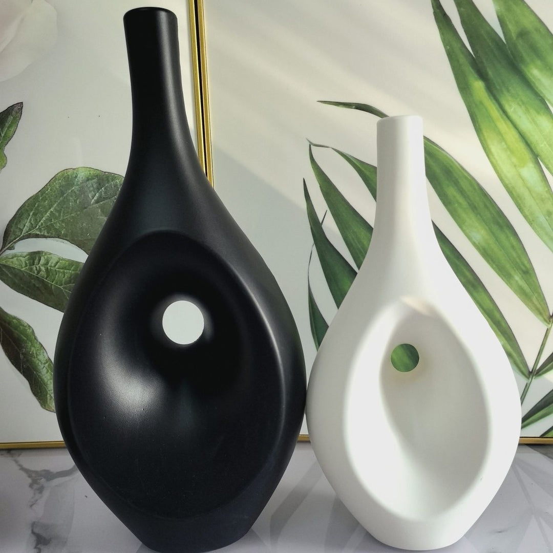 Artistic Contemporary Teardrop Vase Stornfeild