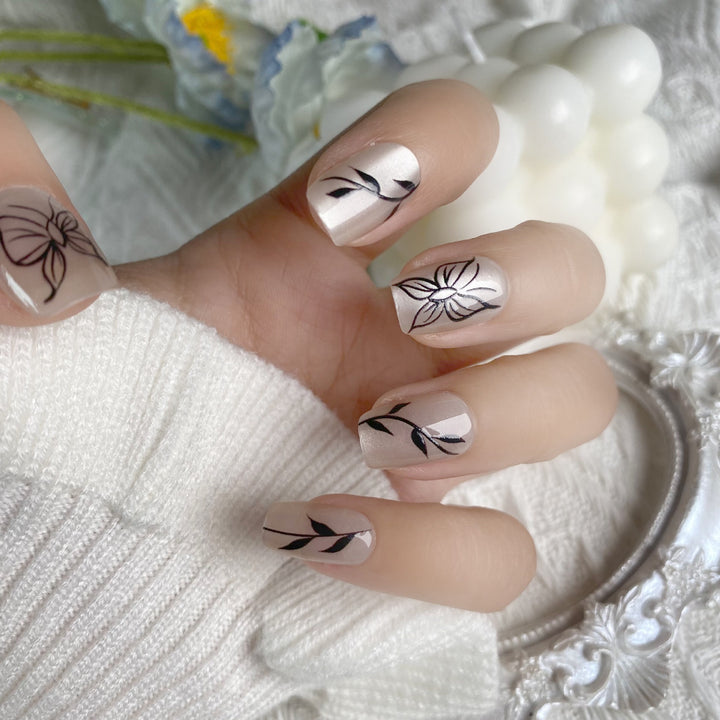 Artistic Floral Print Press-On Nail Set