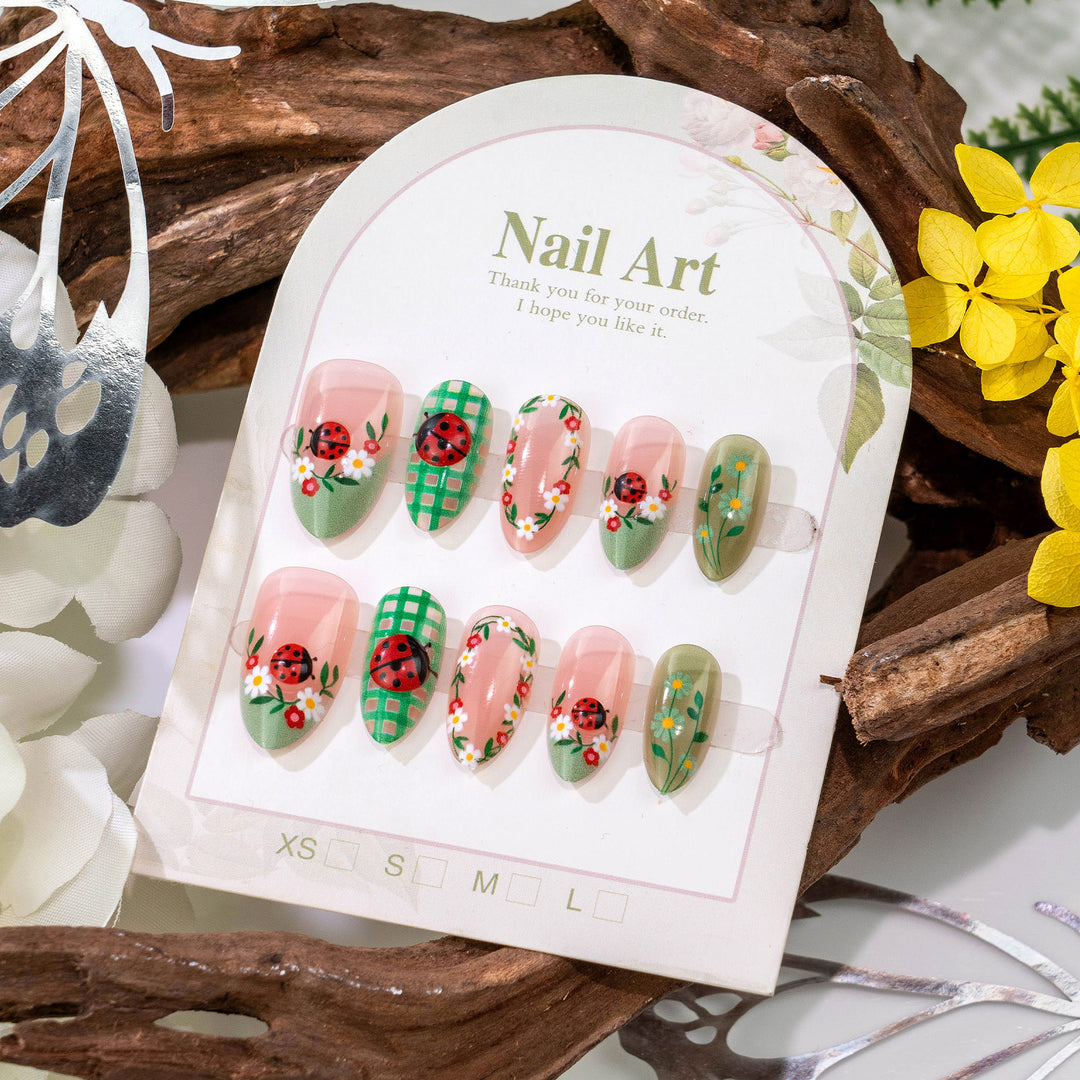 Artistic Floral Accompanied Press-On Nail Set