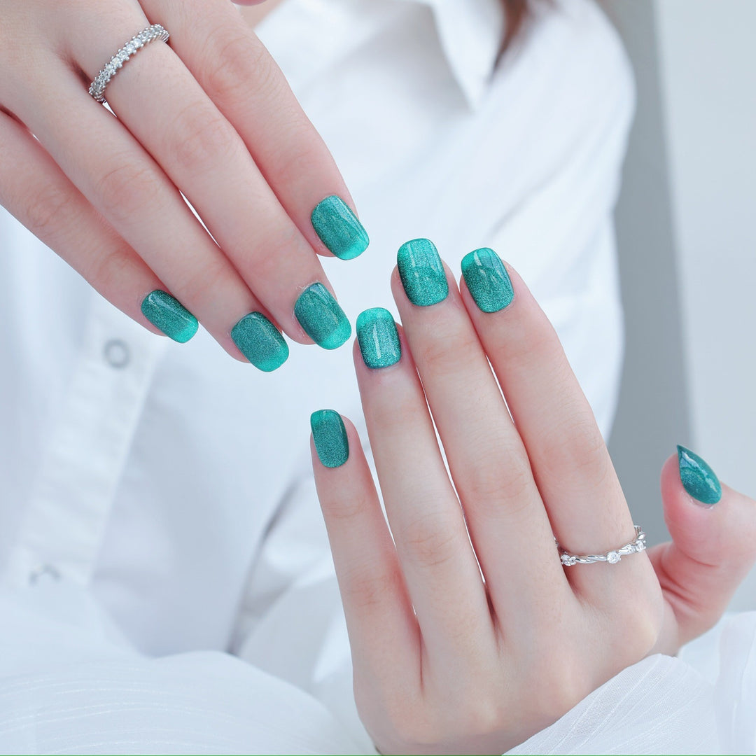 Sparkling Press-On Nail Art Set