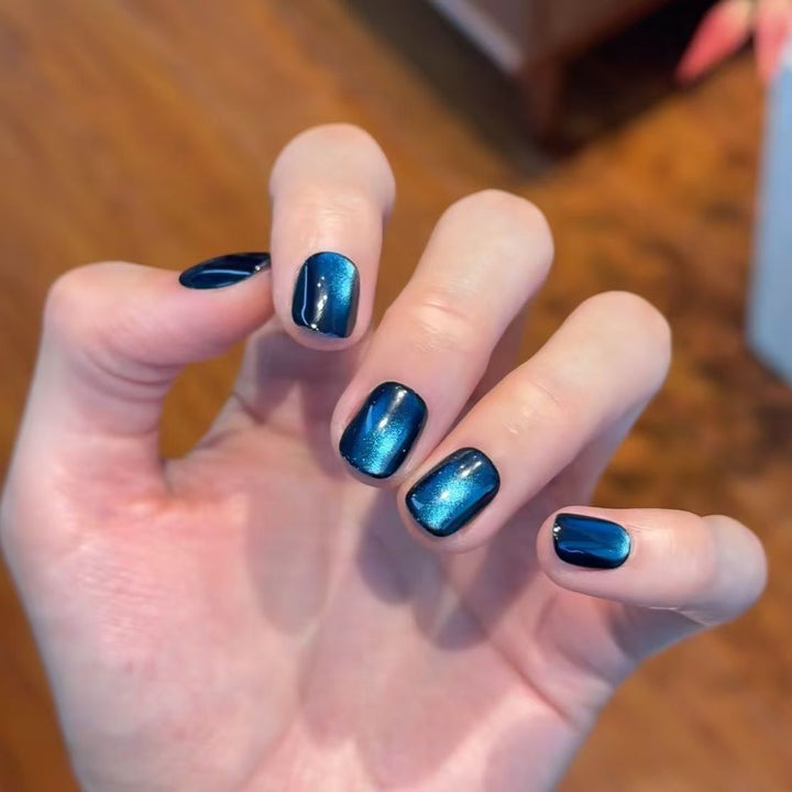 Glamorous Metallic Press-On Nails Stornfield