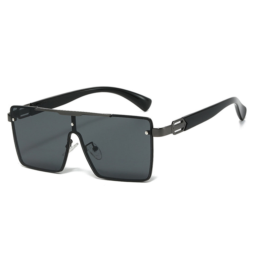 Women Fashionable Oversized Sunglasses in Exclusive Tortoiseshell Design Stornfield