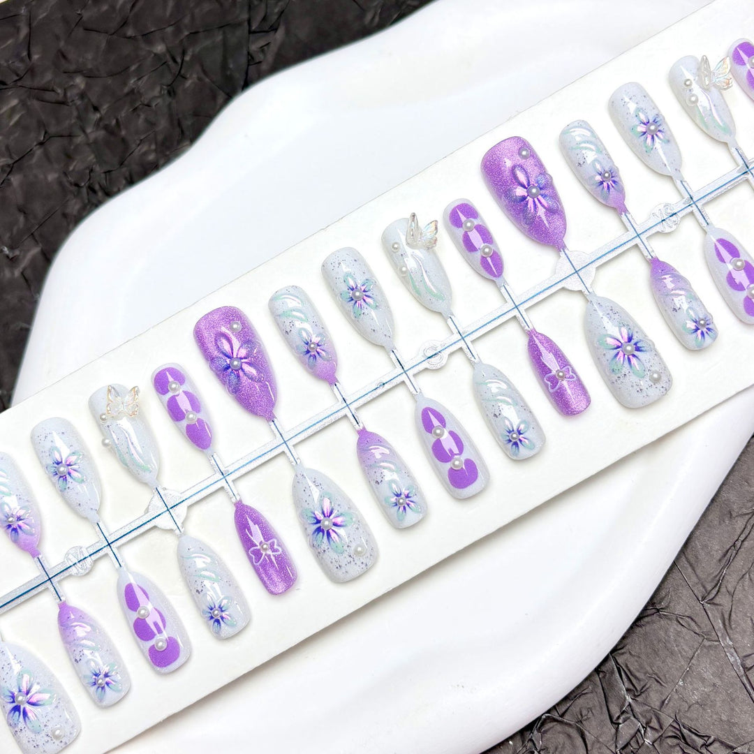Floral-Themed Press-On Nail Art Collection