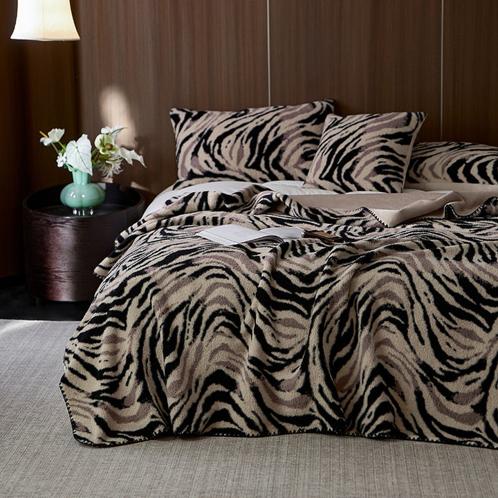 Decorative Flannel Bedspread Stornfield