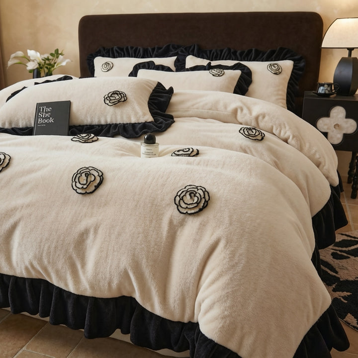 Elegant Floral Motif Plush Blanket