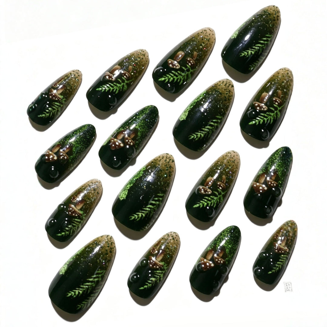 Artificial nail set with glamorous moss design Stornfield