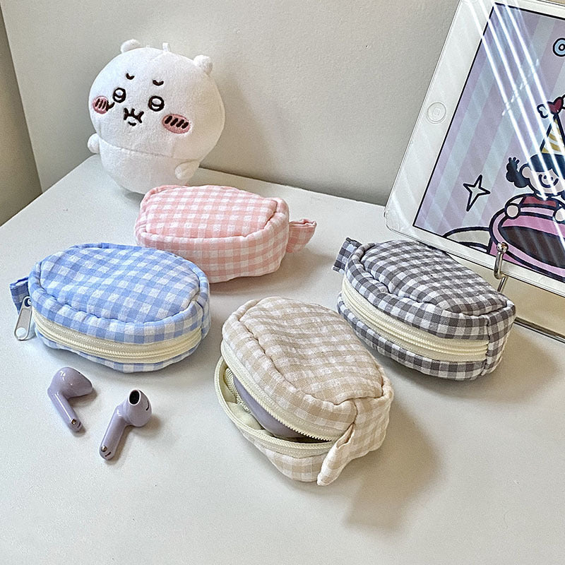 Handmade cosmetic bag in gingham design Stornfield
