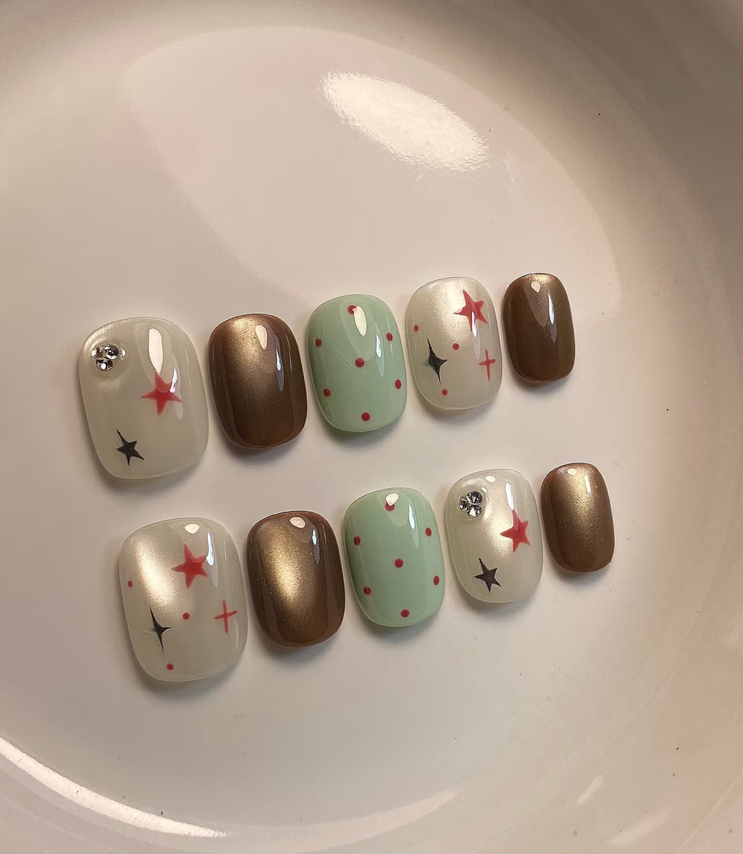 Decorative Press-On Nail Art Set with Star and Dot Patterns