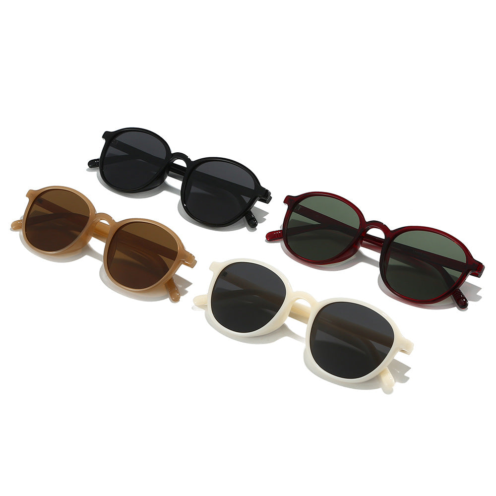 Ladies fashionable sunglasses in classic oval design Stornfield