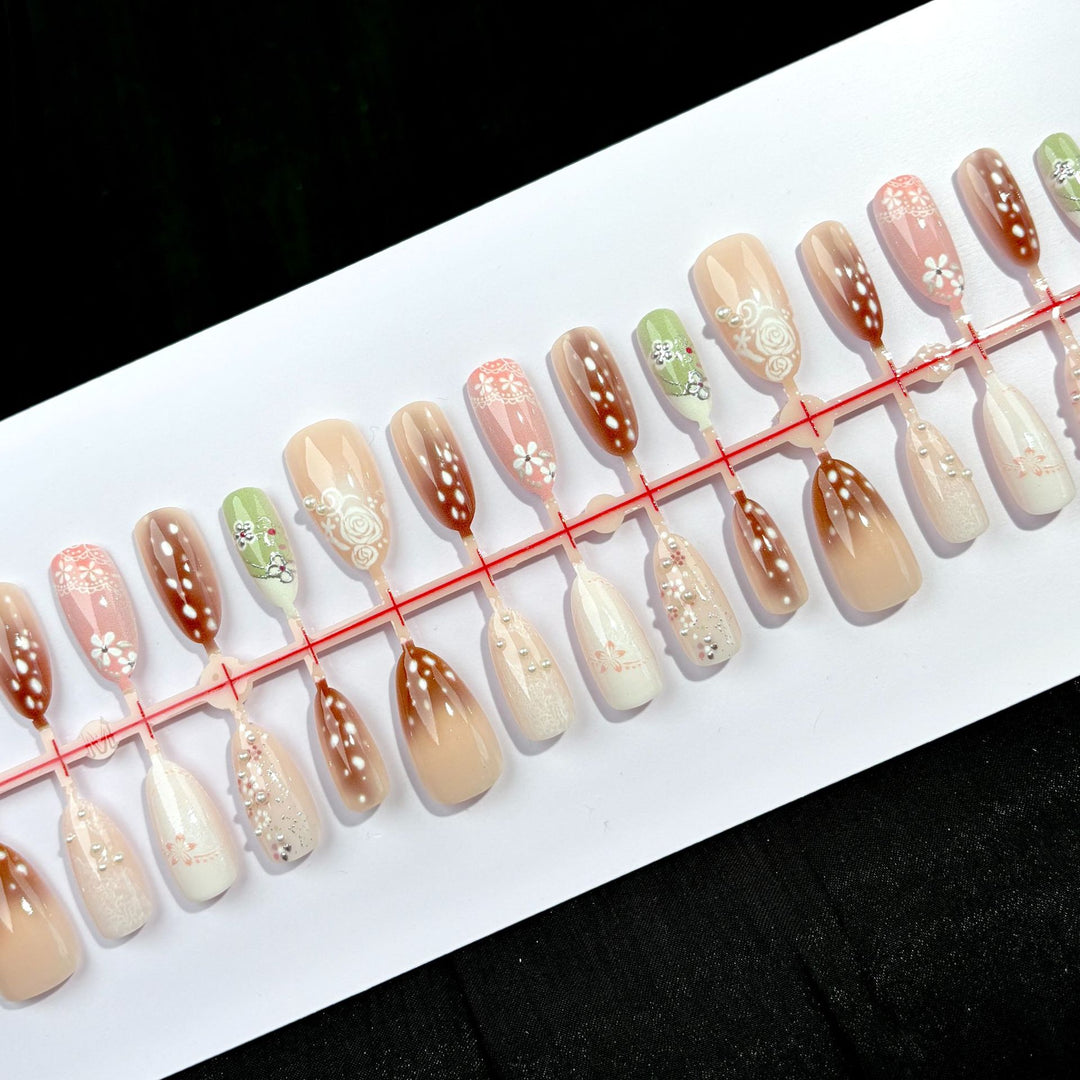 Decorative Floral-Inspired Press-On Nail Set