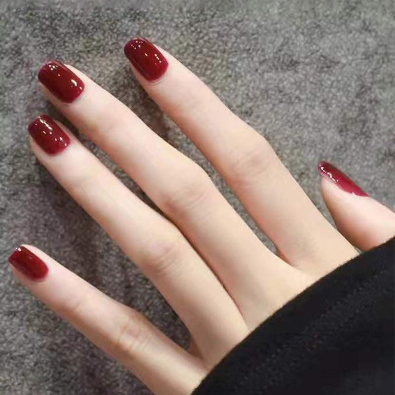Premium Glossy Nail Set Stornfield