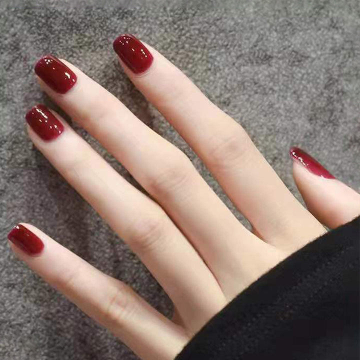 Premium Glossy Nail Set Stornfield