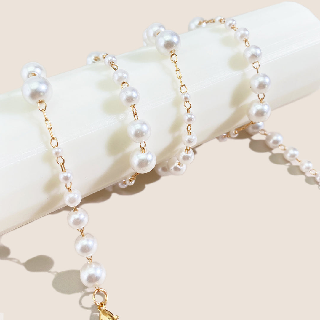 Elegant Pearl Eyewear Chain Stornfield