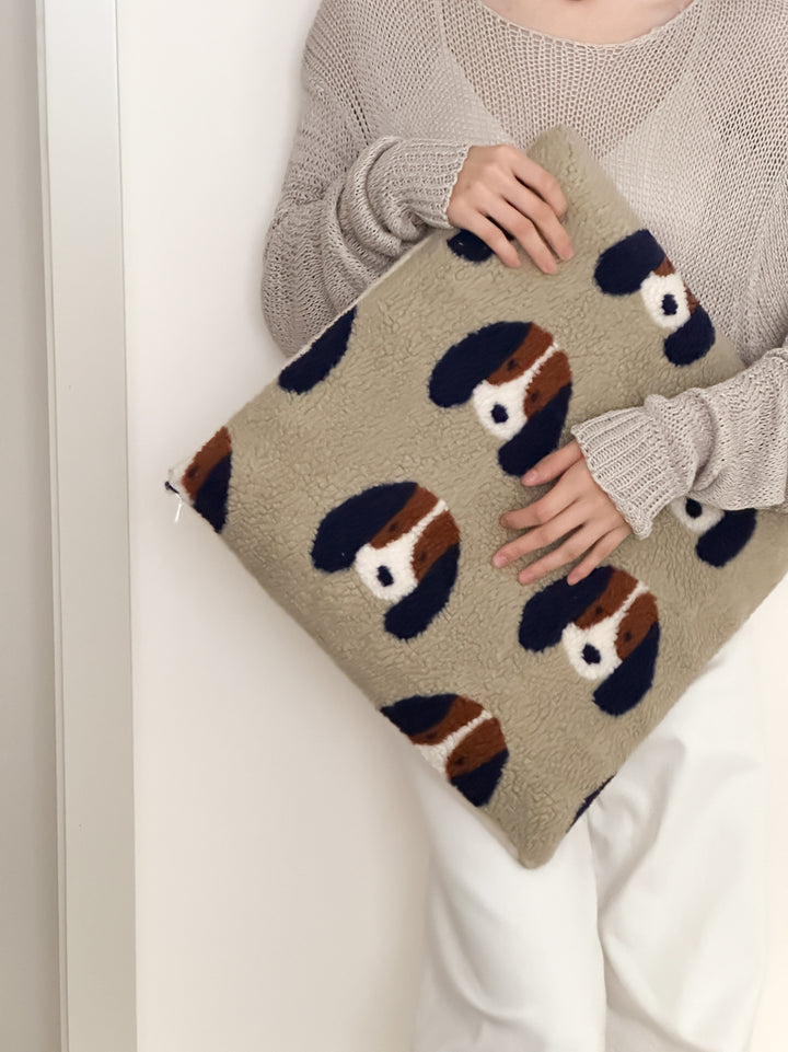 Oversize Sherpa Clutch with floral bouclé look