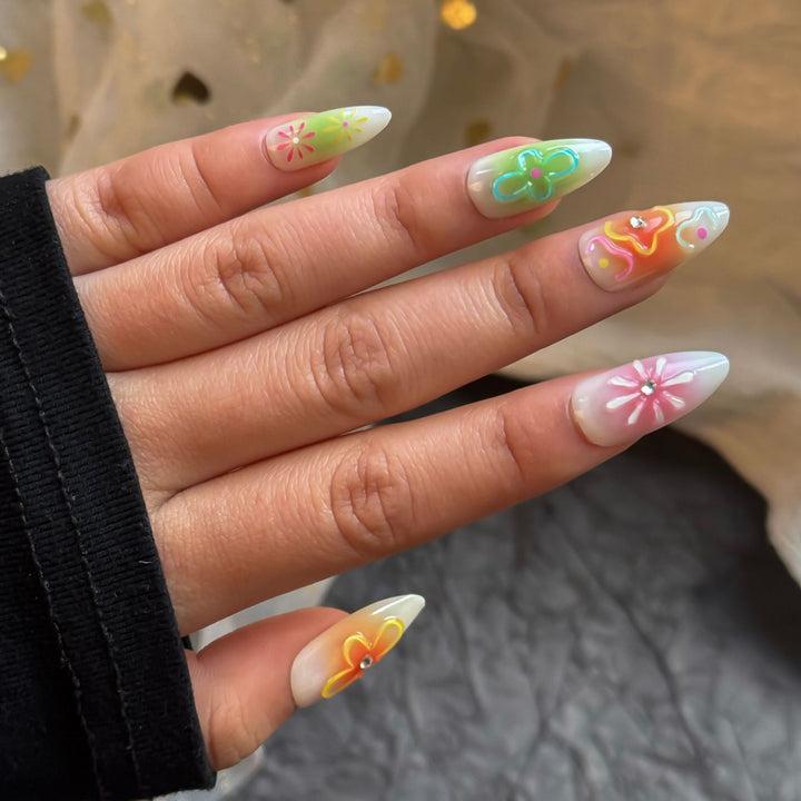 Artistic Floral Press-On Nails Kit Stornfield